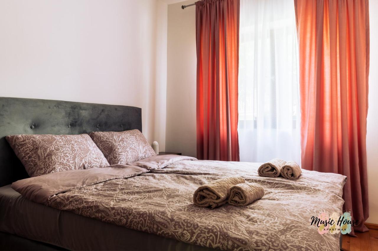 Music House Apartment 图兹拉 外观 照片